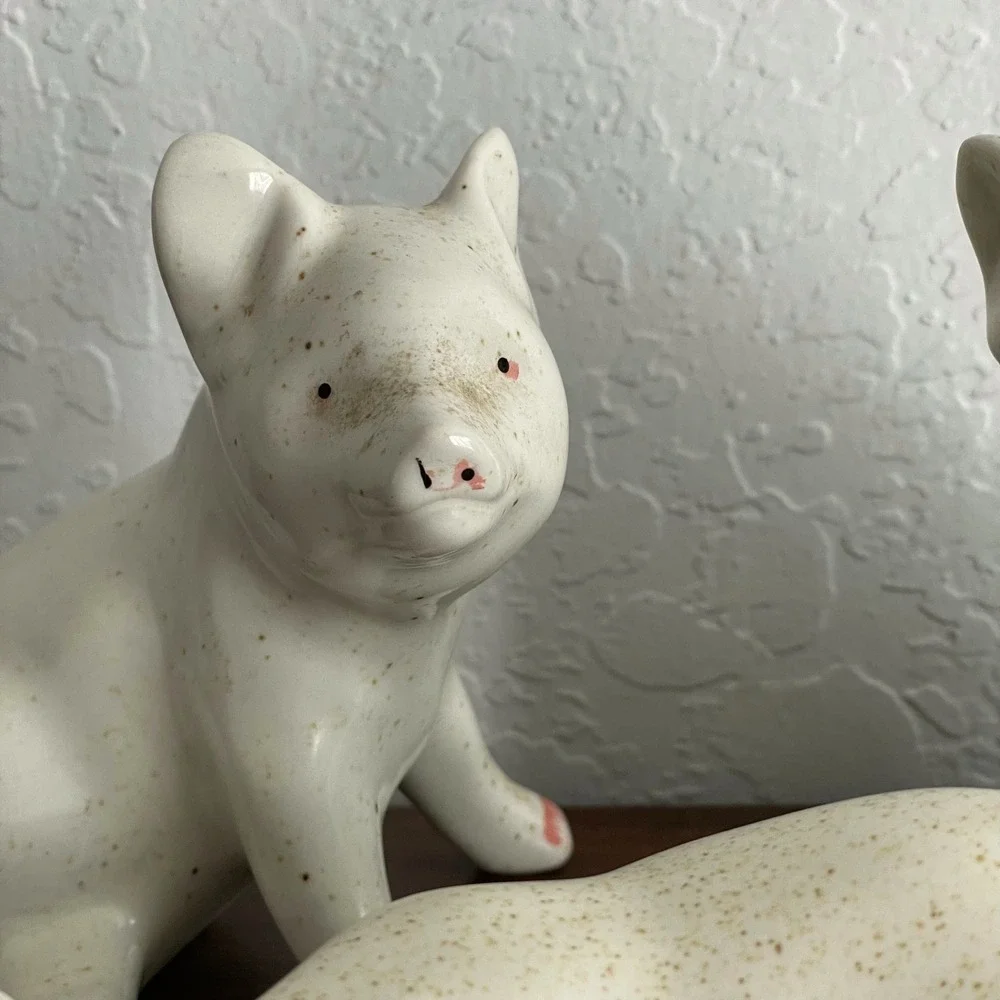 Vintage‎ Ceramic Albino Pigs Set Figurines Taiwan Farmhouse Cottagecore